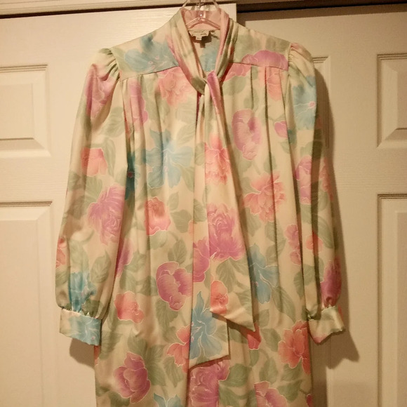 Christian Dior Loungewear Vintage Silk Satin Flower Nightgown Pajamas Robe Y2K - Picture 6 of 6